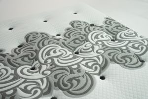 تشک گرین رست مدل چانکی روی تخت خواب با طراحی مدرن و زیبا