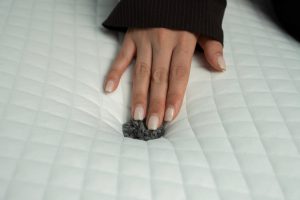 جزئیات دوخت دستی دقیق در تشک لوکس چانکی گرین رست